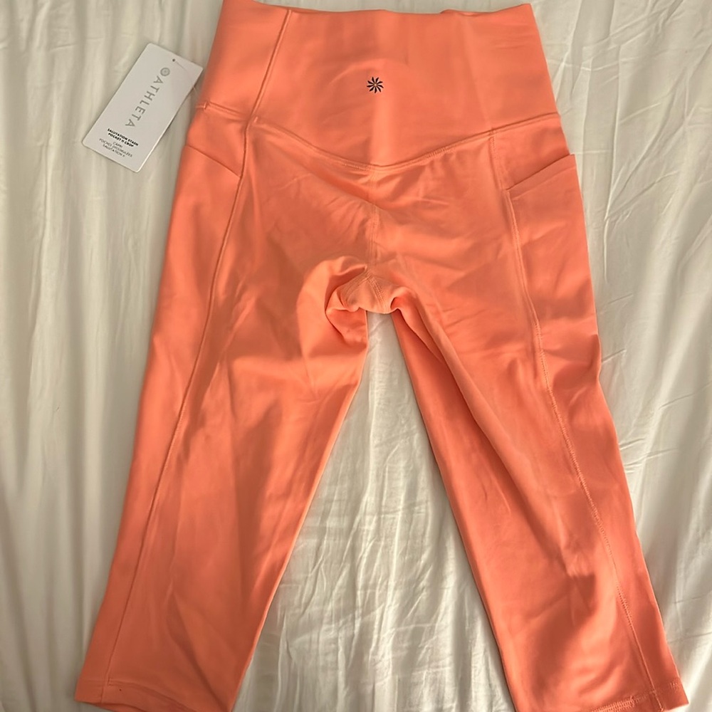 Athleta Salutation Stash Pocket II crop